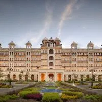 Uday Palace Navsari, a member of Radisson Individuals、Navsāriのホテル