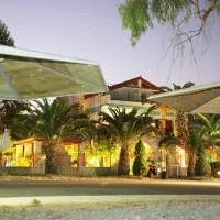 Foinikas Rooms โรงแรมในเอราตินี