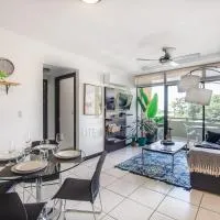CR MARIPOSA RENTALS Cozy Retreat with Pool,Tennis,Gym,Free WiFi, hotel em Santa Ana