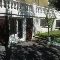 Logement avec 2 chambres pour 5 personnes maxi, hotel v destinaci Saint-Éloy-de-Gy