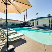 Mid-Mod Palm Springs Home Casita and Fire Pit!