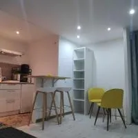 Studio Indépendant dans Maison de Village, hotell sihtkohas Alignan-du-Vent