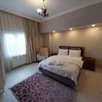 Beautiful stone guesthouse in cool Konak district, hotel en Konak