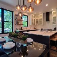 Luxurious Station House Suite A, hotel a Jacksonville