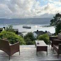 Great place with a stunning view of the mountains and the fjord, Hotel in Ålesund