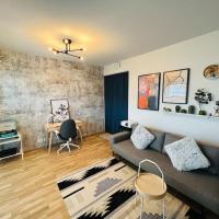 Brand new modern condo built-in Mall of Tripla, hotel in Pasila, Helsinki