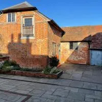 Annex at Southfields in idyllic Hampshire village、GreywellにあるRAF Odiham - ODHの周辺ホテル