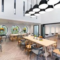 Blu Monkey Hub and Hotel Krabi Town, готель у місті Крабі