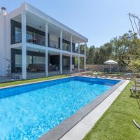 Bodrum Bliss: Stunning Flat w Pool and Garden