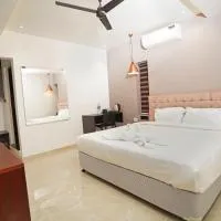 7 The Business Hotel, khách sạn ở Aluva