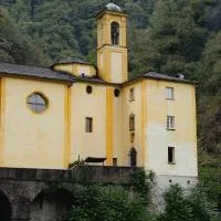 Palazzo Branca - Unique experience, hotell i Brissago