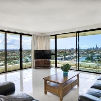 Supa sized 3 bedroom 2 bath, hotel en Mermaid Waters, Gold Coast