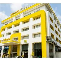 Bloom Hotel - Jammu, хотел в Джаму