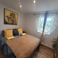 Bright apartment close to hwy, ξενοδοχείο σε Edmundston