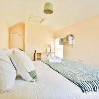 StayRight 3-Bed Home Near Central Cardiff- Sleeps 8, Twin Or King Beds