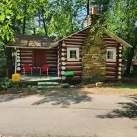 The Pines Cottages, hotel en Asheville