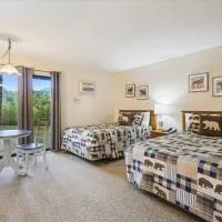 Cedarbrook Hotel Room w/2 doubles 101، فندق في كيلنغتون