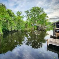 Astor River House with 2 private boat slips、Astorのホテル