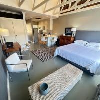 Green Point Self Catering Studios, hotel in Three Anchor Bay, Cape Town