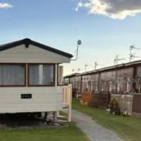 Captivating 4-Bed Caravan in Mablethorpe L76