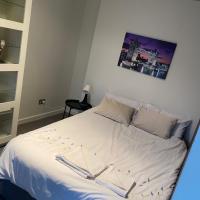 Lovely bright double room very central