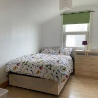 Large Room near Town Centre and Station