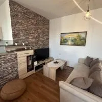 Apartment Su Casa, hotel en Rʼžaničino