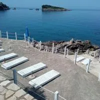 APARTMANI LUX SEA, отель в Утьехе