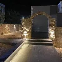 Wadi Al-Nakhil Hostel, хотел в Al Khuraybah