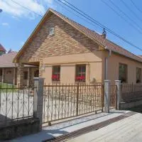 Tavi Fészek Vendégház: Bánk şehrinde bir otel