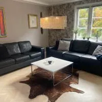 Lyxig Villalägenhet i centrala Uddevalla - Spabad, hotel a Uddevalla