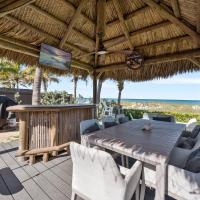 Oceanfront Cocoa Beach Vacation Home Private Beach, Tiki Bar & Family Fun, hotell i Cocoa Beach
