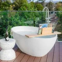 Simply Stunning Holiday Views!, hotel sa Legana