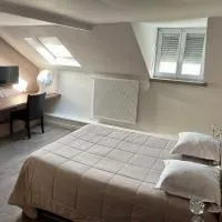 Hotel Restaurant Les Arcades, hotell i Valenciennes
