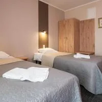 Hotel Gaja, hotel di Warsaw
