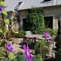 Les chambres de balade au jardin, Hotel in Épineu-le-Chevreuil