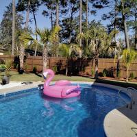 Very Private 3 Bed Home with HEATED Pool Palms and Big Fenced Yard، فندق في West Pensacola، بينساكولا