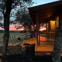Hickory Ridge Hideaway Cabin - Romantic, Peaceful, hotel em Llano