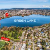 Green Lake 1st Line Home C Full Modern Remodeled, hotel em Phinney Ridge, Seattle