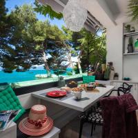 Beach Apartment 'Hedonist', kh&aacute;ch sạn ở Makarska