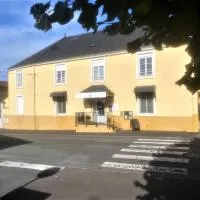 Le 120 - Groupe Logis Hotels - Ex Auberge la Terrasse, готель у місті La Châtaigneraie
