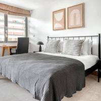 Exquisite 2 Bed Soho Central Apartment Sleeps 6