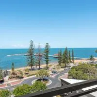 Proximity Waterfront Apartments, hotel i Redcliffe