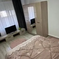 Luana & Priam home โรงแรมในPetrila