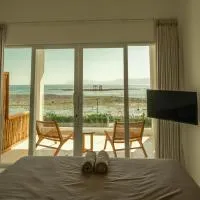 The Peak Surf House, hotel u gradu 'Huu'