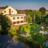 April hotel Panorama, hôtel à Rychnov nad Kněžnou
