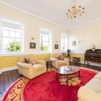 Stunning & spacious Georgian town house in St Neots town centre with parking