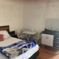 apto de dos ambientes con aire, estacionamiento wifo etc centrico! a dos cuadras de Plaza Batlle, hotel poblíž Mezinárodní letiště Artigas - ATI, Artigas