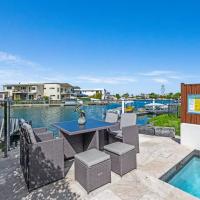 Luxury Modern Waterfront House, Biggera Waters, Gold Coast, hótel á þessu svæði