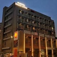 Hotel Sparsh Divine, hotelli kohteessa Ahmedabad alueella Sabarmati